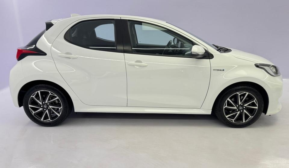 TOYOTA Yaris Hybrid 1.5 Trend