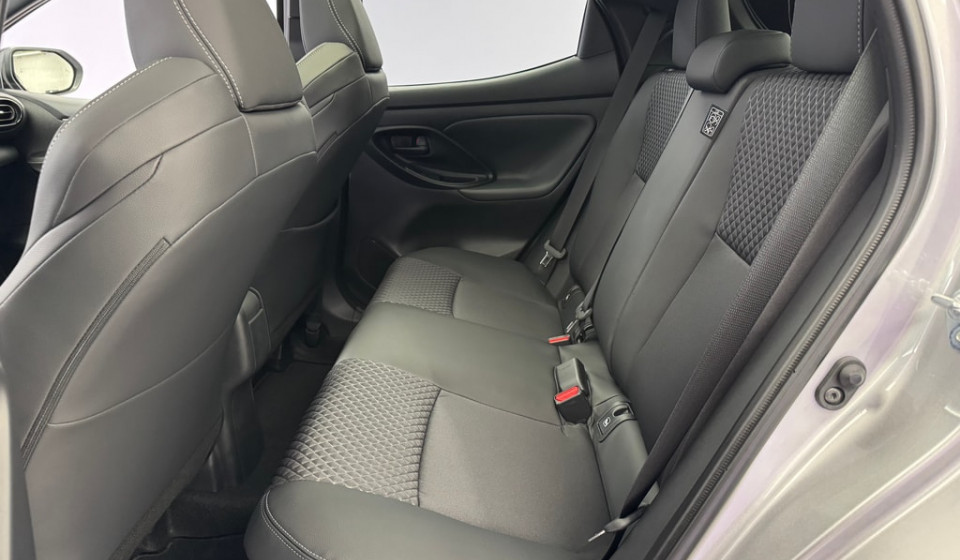 TOYOTA Yaris Hybrid 1.5 Premium
