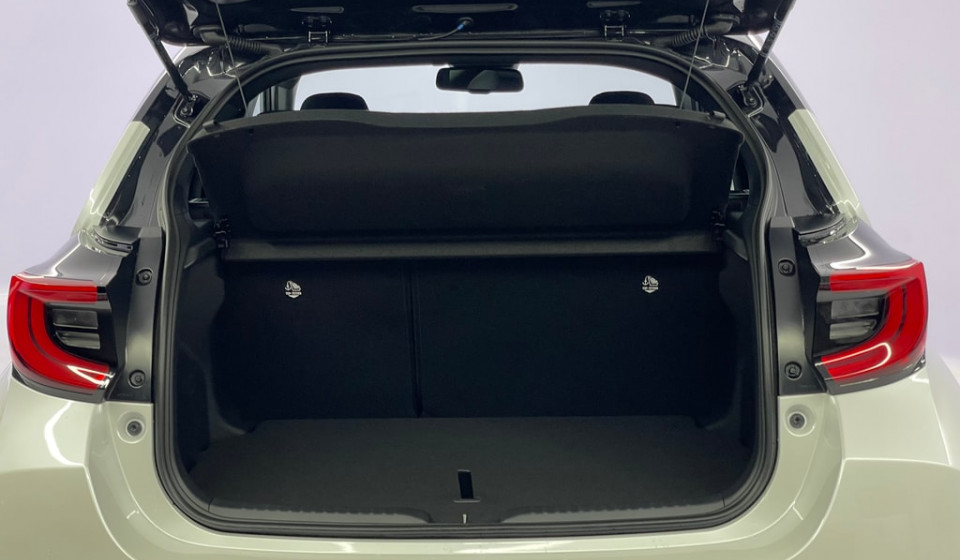 TOYOTA Yaris Hybrid 1.5 GR Sport
