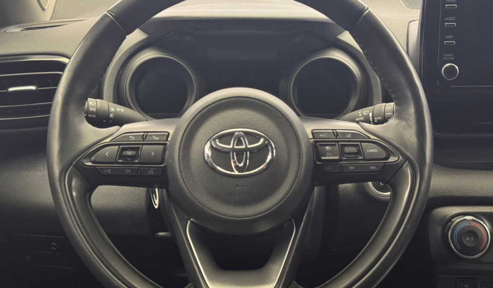 TOYOTA Yaris 1.5 Trend