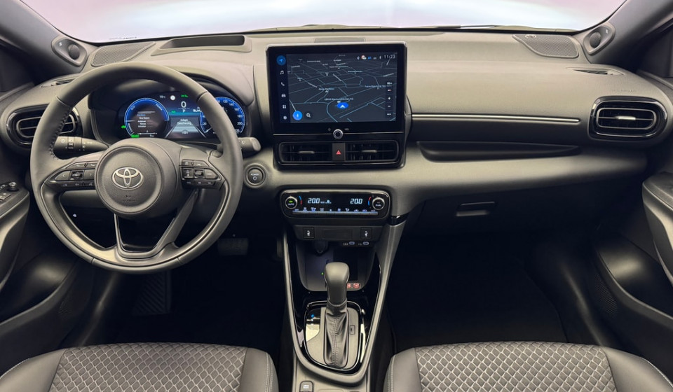 TOYOTA Yaris Hybrid 1.5 Premium