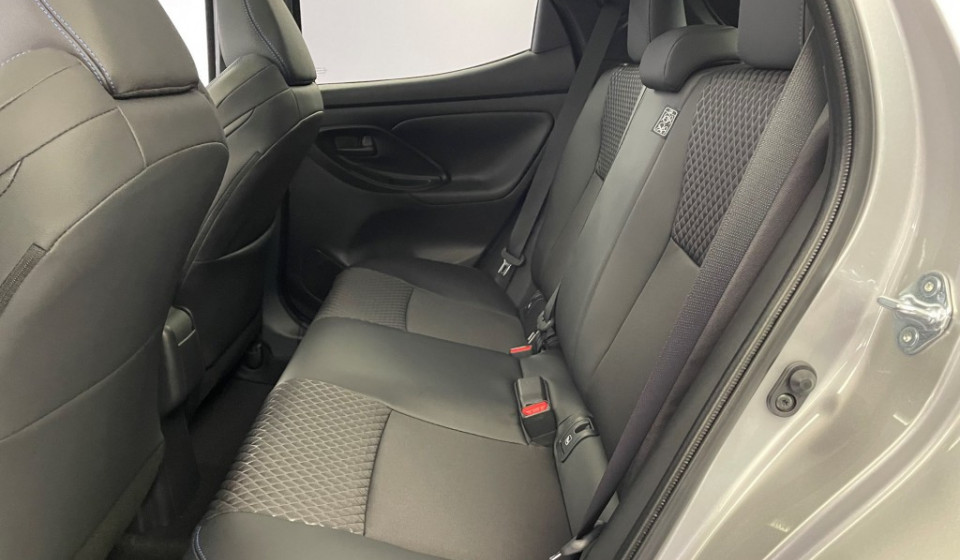 TOYOTA Yaris Hybrid 1.5 Premiere Edition