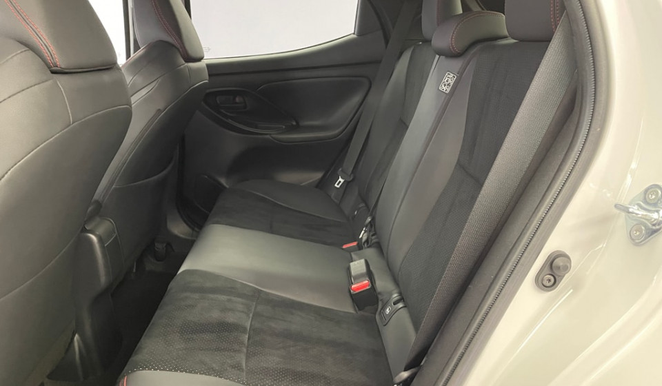TOYOTA Yaris Hybrid 1.5 GR Sport
