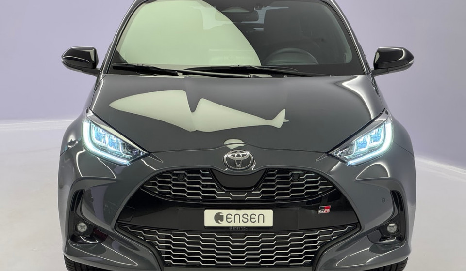 TOYOTA Yaris Hybrid 1.5 GR Sport