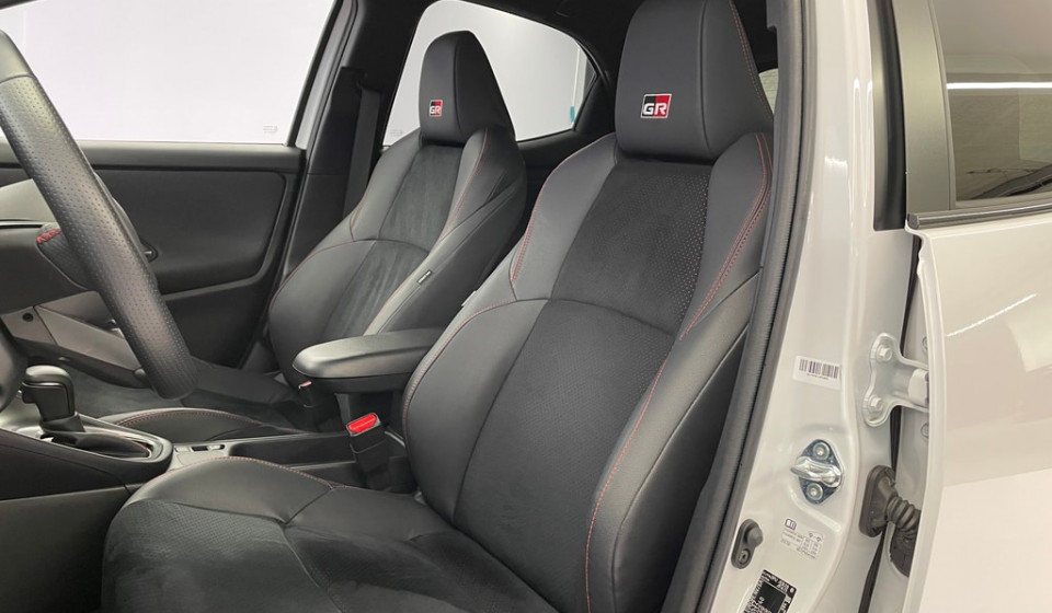 TOYOTA Yaris Hybrid 1.5 GR Sport