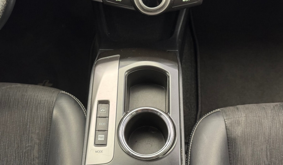 TOYOTA Prius+ Wagon Hybrid 1.8 Sol