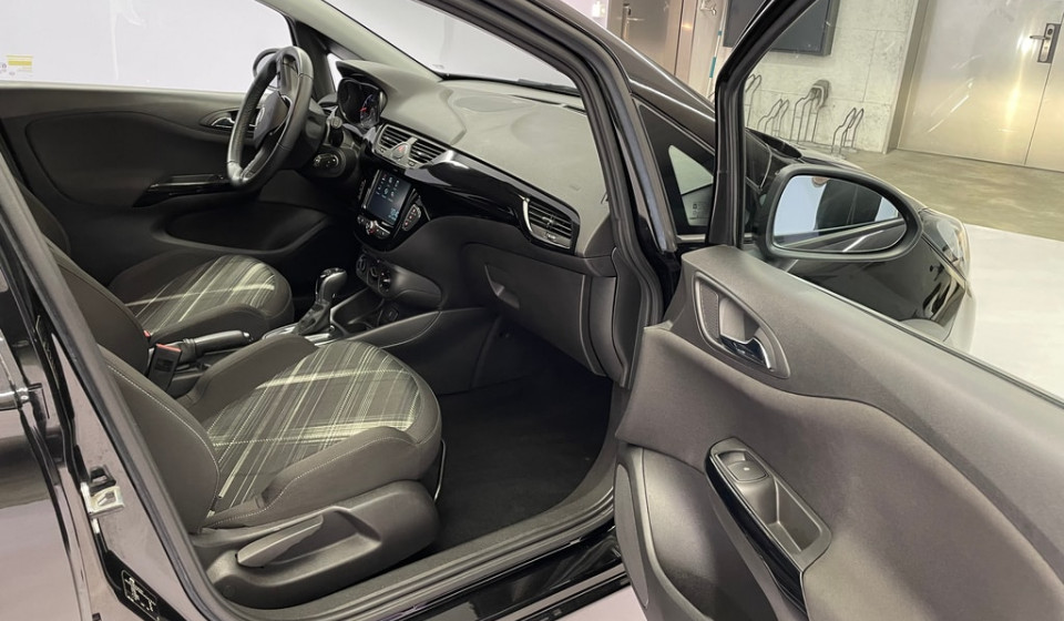 OPEL Corsa 1.4 eTEC Black Edition