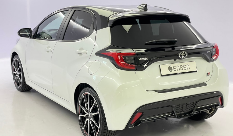 TOYOTA Yaris Hybrid 1.5 GR Sport