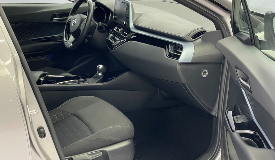 TOYOTA C-HR Hybrid 2.0 Trend