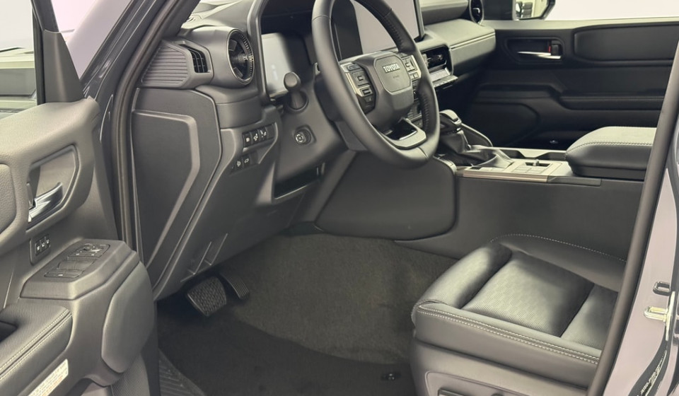TOYOTA Land Cruiser 2.8 D 230 Invincible AWD