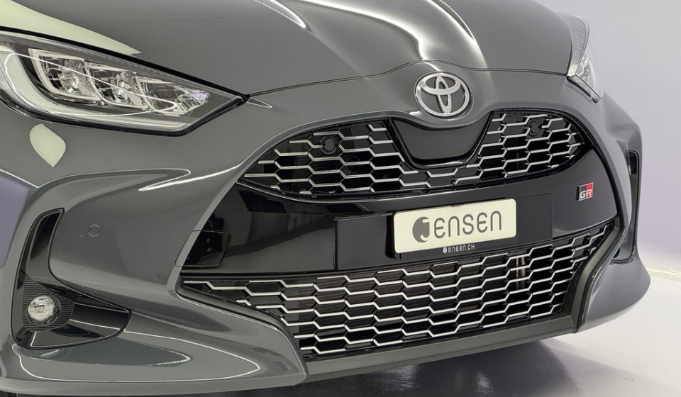 TOYOTA Yaris Hybrid 1.5 GR Sport