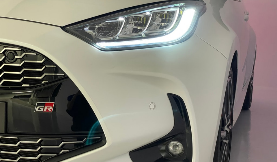 TOYOTA Yaris Hybrid 1.5 GR Sport