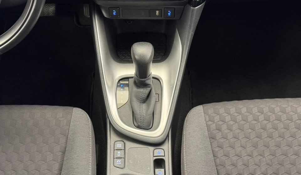 TOYOTA Yaris Hybrid 1.5 Trend