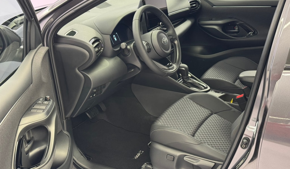 TOYOTA Yaris Hybrid 1.5 Premium