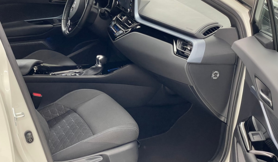 TOYOTA C-HR Hybrid 2.0 Trend