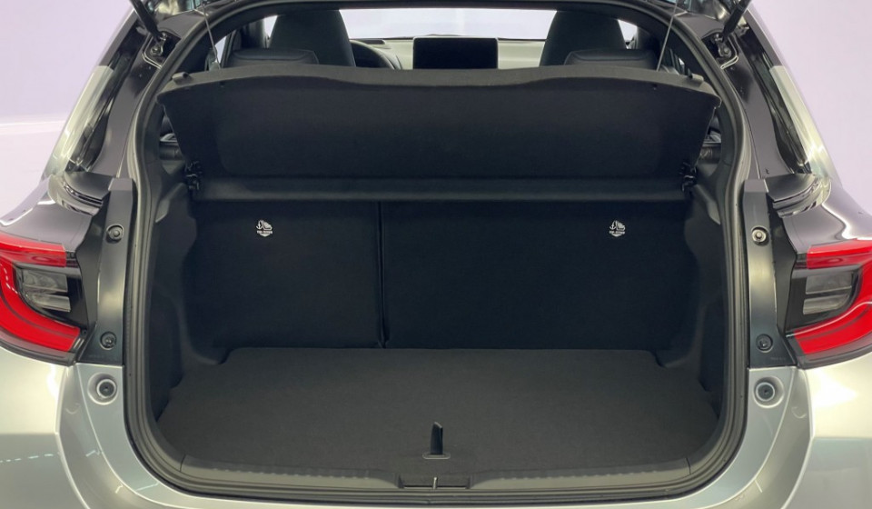 TOYOTA Yaris Hybrid 1.5 Premiere Edition