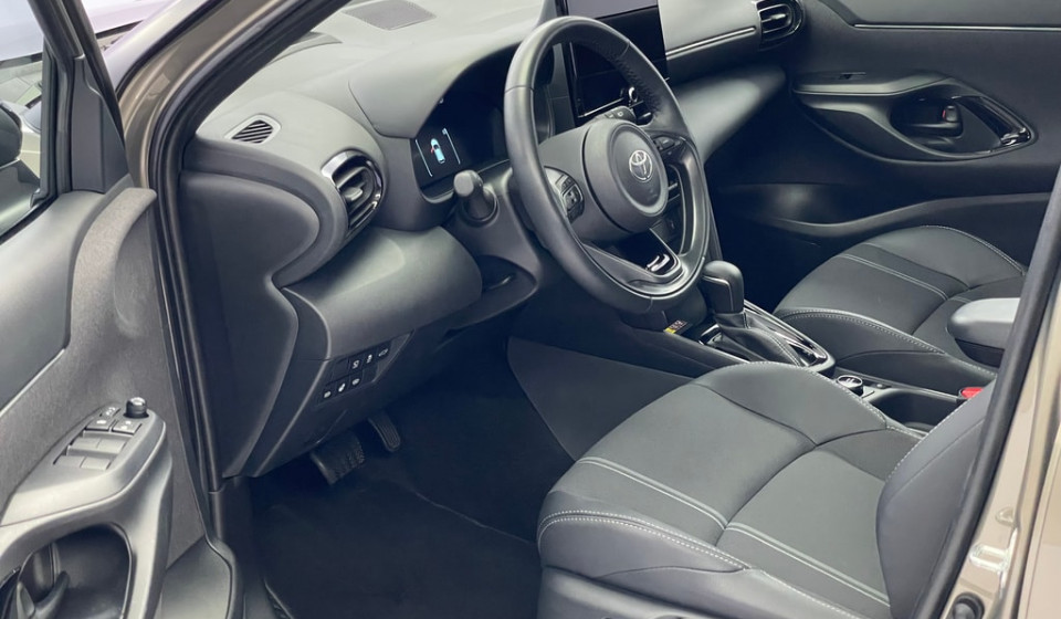 TOYOTA Yaris Cross Hybrid 1.5 Premiere Edition AWD-i