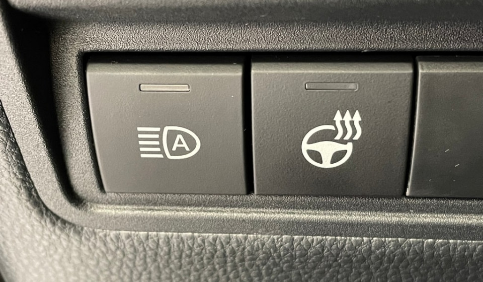 TOYOTA Yaris Hybrid 1.5 Premium