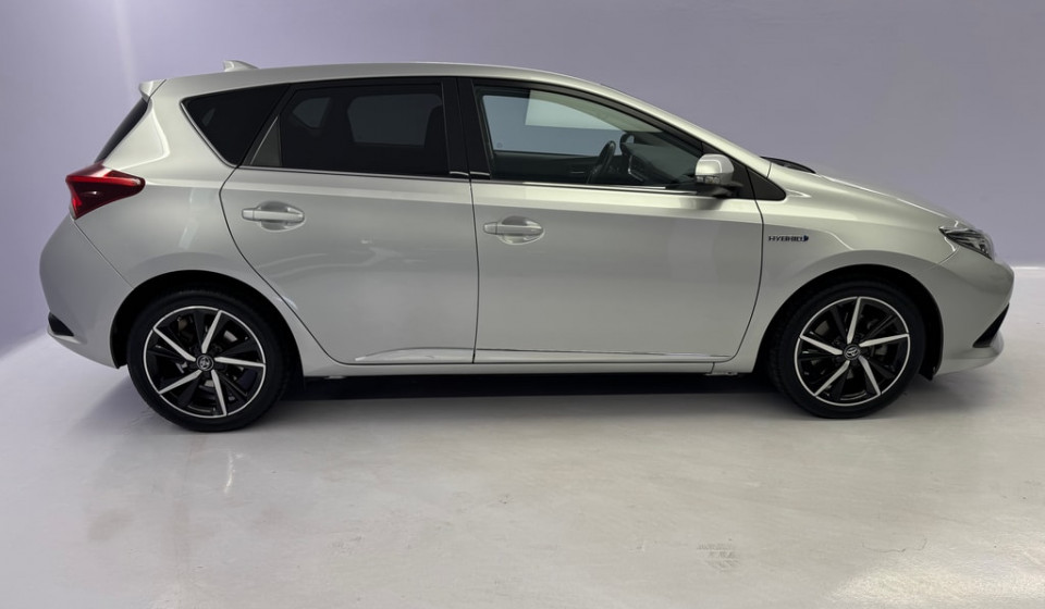 TOYOTA Auris Hybrid 1.8 Trend
