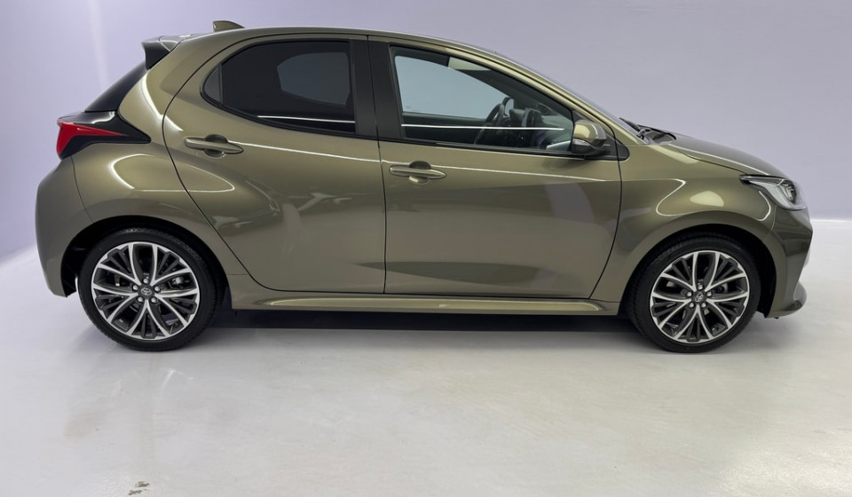 TOYOTA Yaris Hybrid 1.5 Premium