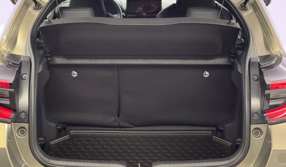 TOYOTA Yaris Hybrid 1.5 Premium