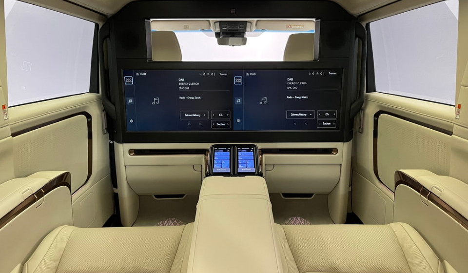 LEXUS LM 350h VIP E-FOUR Voll-Hybrid