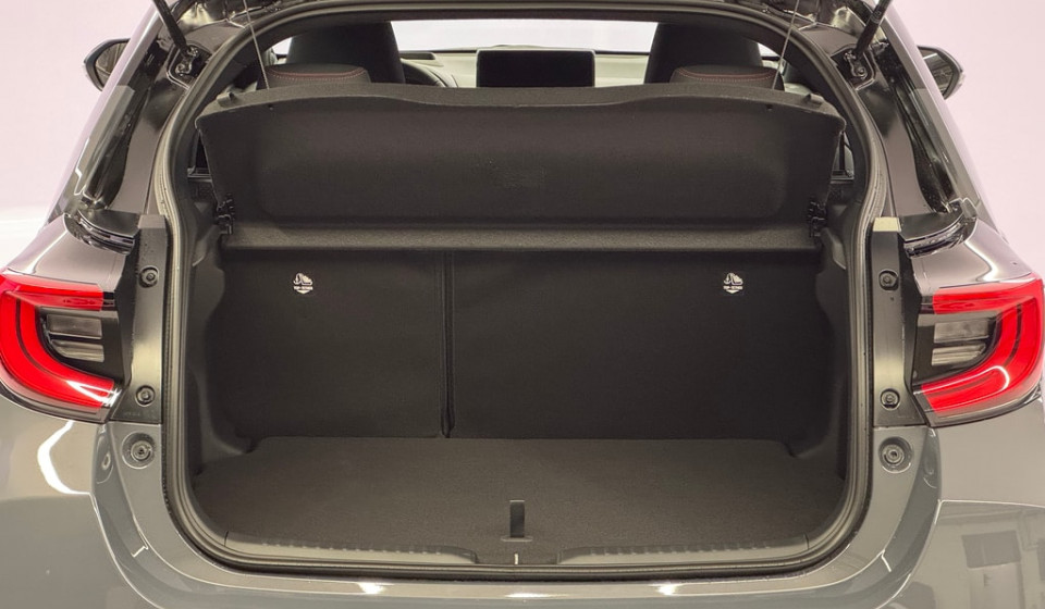TOYOTA Yaris Hybrid 1.5 GR Sport
