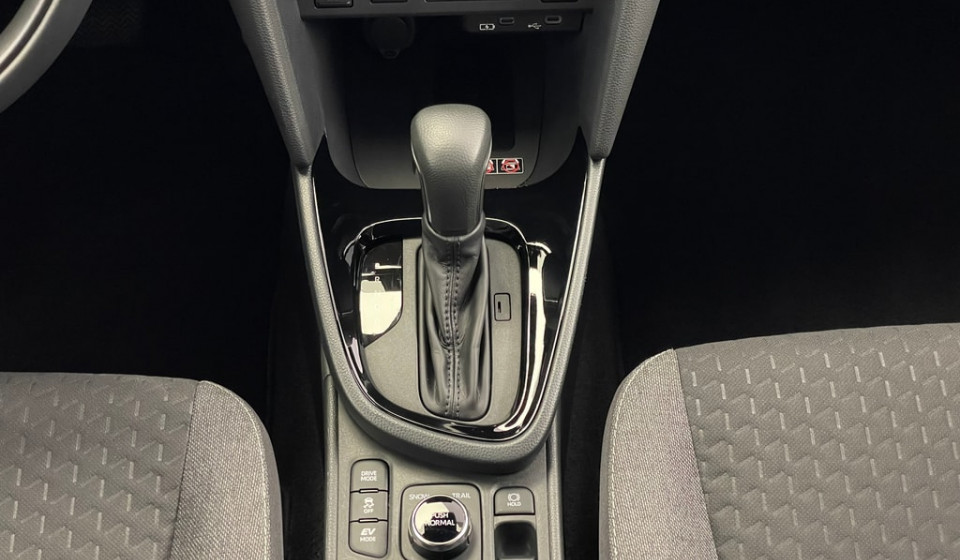 TOYOTA Yaris Cross Hybrid 1.5 Trend AWD-i