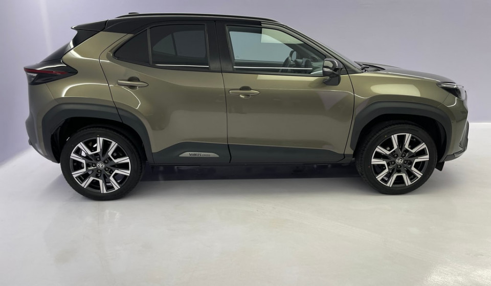 TOYOTA Yaris Cross Hybrid 1.5 Premiere Edition AWD-i