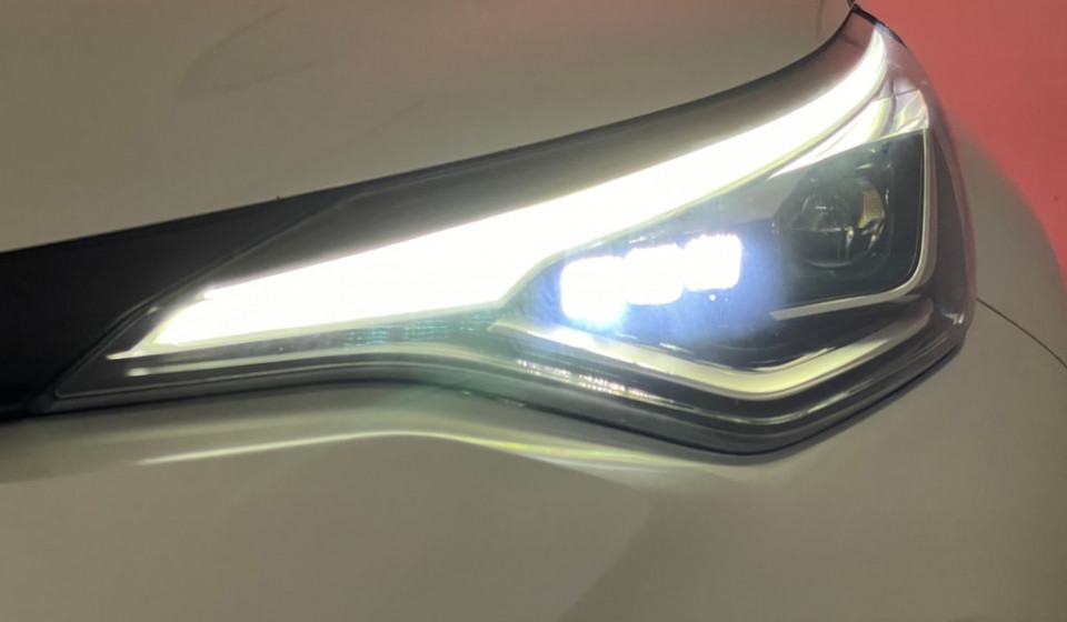 TOYOTA C-HR Hybrid 2.0 Trend